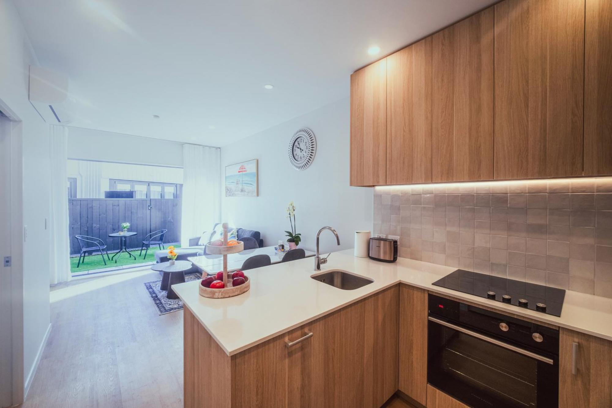 Modern Townhouse Close To City With Full Kitchen - Ellerslie 奥克兰 外观 照片